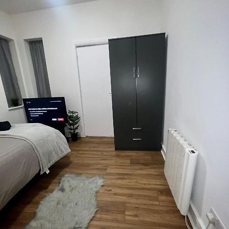 Leisure Studio Flat In Golders Green Лондон Экстерьер фото