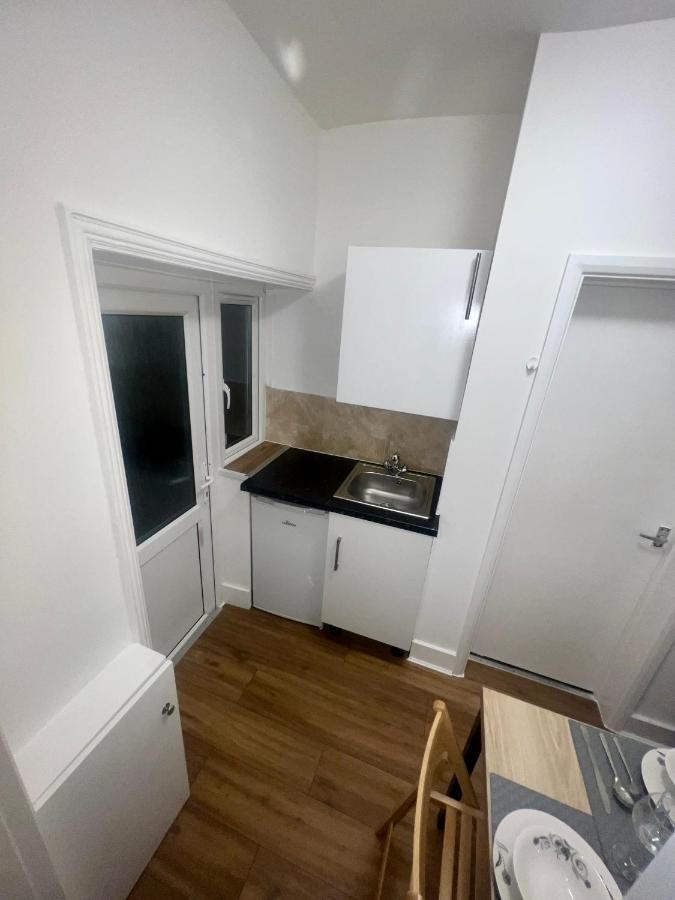 Leisure Studio Flat In Golders Green Лондон Экстерьер фото
