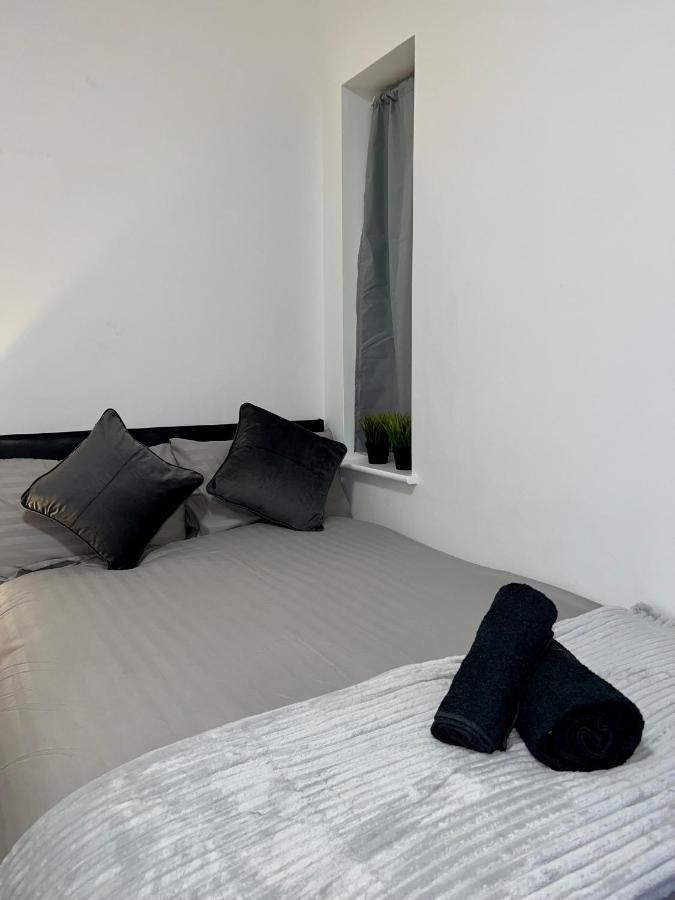 Leisure Studio Flat In Golders Green Лондон Экстерьер фото